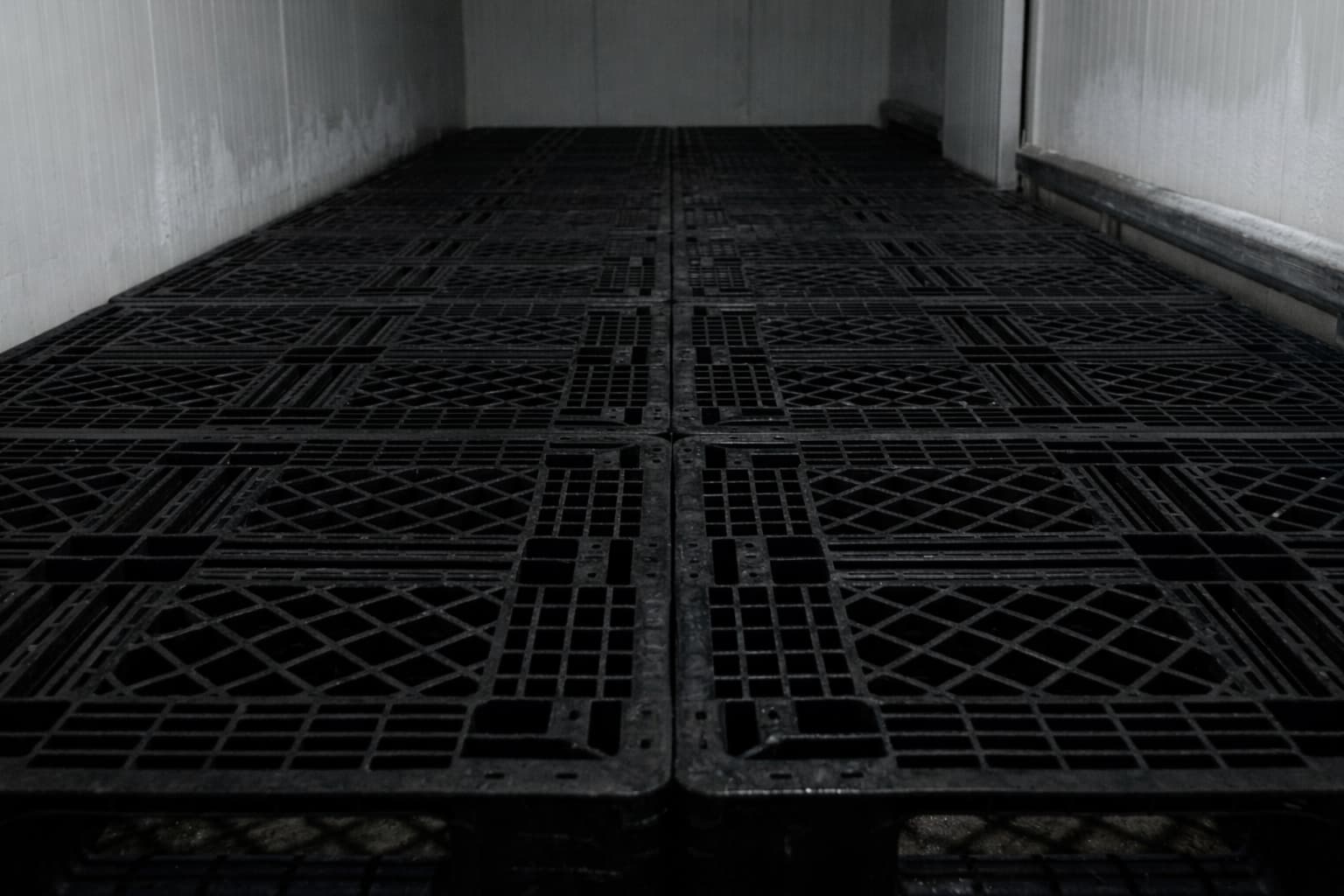 Piso para câmara fria: A importância da circulação de ar na conservação